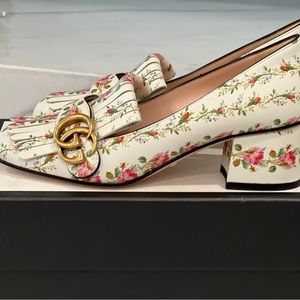 Gucci Floral leather pattern with the iconic double G, marmont design.